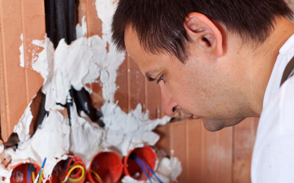 travail électricien Igny